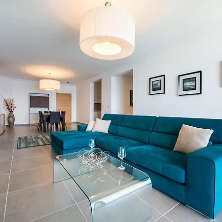 Apartamento Seafront Luxury With Pool