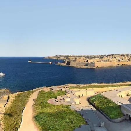Seafront Luxury With Pool Apartamento Sliema