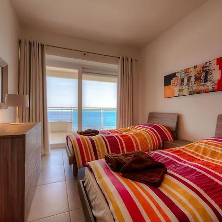 Seafront Luxury With Pool Apartamento Sliema