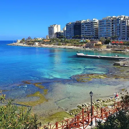 Seafront Luxury With Pool *