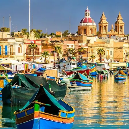 Seafront Luxury With Pool * Sliema