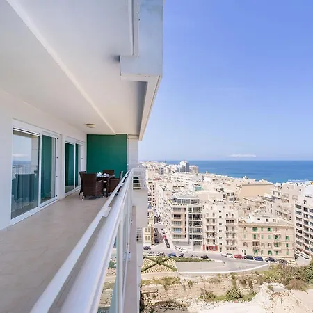 Apartmán Seafront Luxury With Pool Sliema